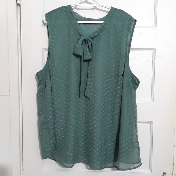 Doe & Rae Sleeveless Tie Neck Top Green - Picture 3 of 7